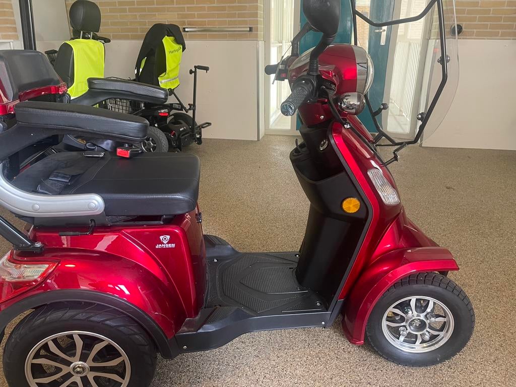 Te koop scootmobiel met overkapping, Diversen, Ophalen of Verzenden, Zo goed als nieuw, 46 km of meer, 16 km/u of meer