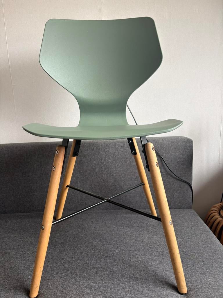 6 stuks- groene stoelen met houten poten, Ophalen, Kunststof, Overige kleuren, Zo goed als nieuw