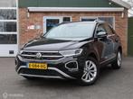 Volkswagen T-Roc 1.5 TSI Life Business|Virtueel Cockpit|Stoe, 1258 kg, Euro 6, 150 pk, Zwart