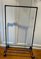 Zwart stalen kledingrek, Ophalen, Met wielen, Zo goed als nieuw