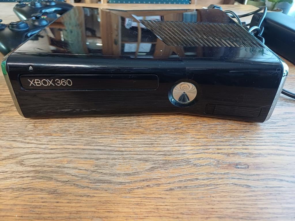 Xbox 360 S Zwart met diverse games, Spelcomputers en Games, Spelcomputers | Xbox 360, Met 2 controllers, Ophalen of Verzenden