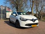 Renault Clio 0.9 TCE 66KW 5-DRS 2015 Wit Cruise | Navi | APK, Voorwielaandrijving, 898 cc, 40 €/maand, 540 kg