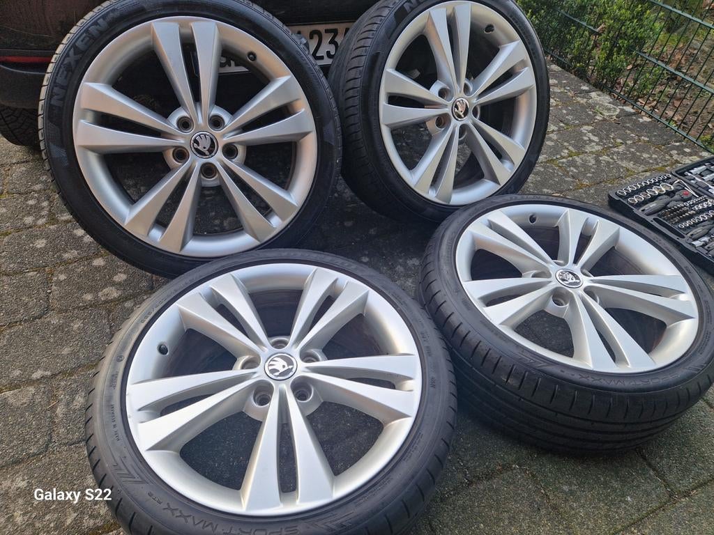 18 Skoda Octavia RS Neptun 225 40 R18 5x112 Golf Caddy Leon, Auto-onderdelen, Banden en Velgen, Ophalen, 18 inch, Gebruikt, Banden en Velgen