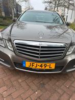 Mercedes-Benz E250 CGI Estate Avantgarde AUT 2010 Grijs, Auto's, Automaat, Achterwielaandrijving, Zwart, 4 cilinders