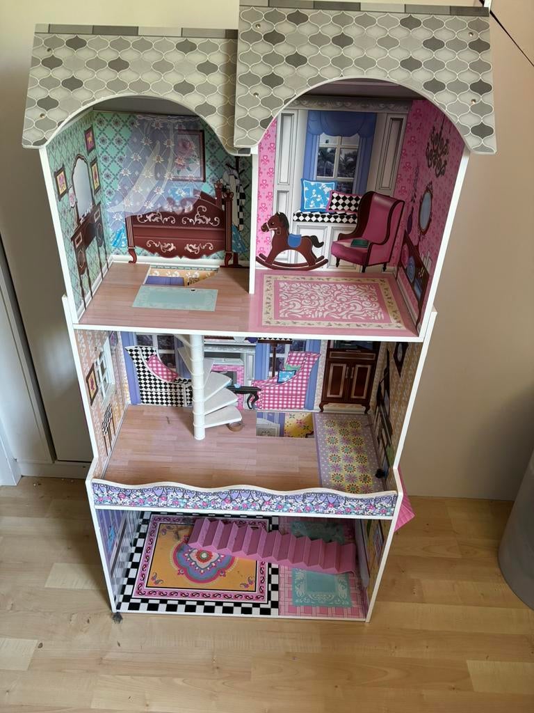 Poppenhuis 80 cm en barbies, Ophalen, Zo goed als nieuw, Poppenhuis