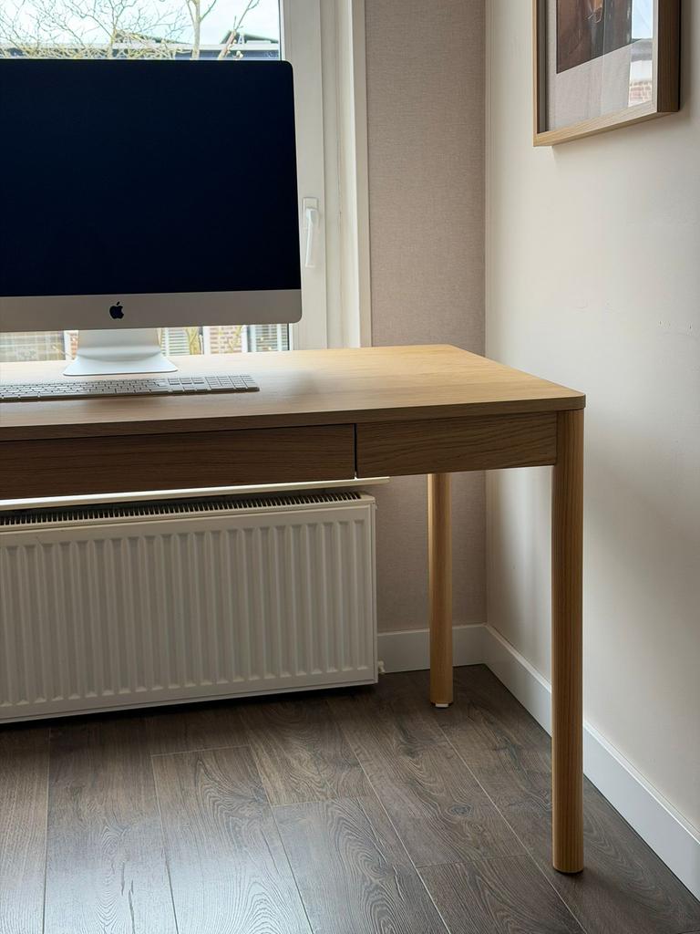 Mooi bureau Ikea 140x75 cm - MOET SNEL WEG!, Ophalen, Zo goed als nieuw