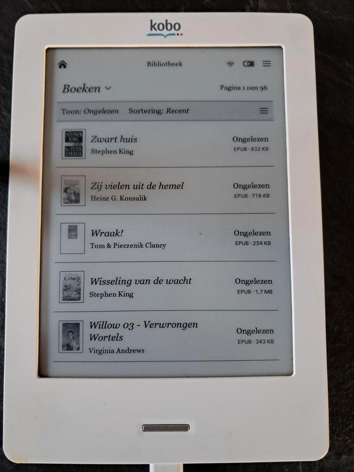 Kobo e-reader met handleiding en oplader (geen verlichting), Computers en Software, E-readers, Ophalen of Verzenden
