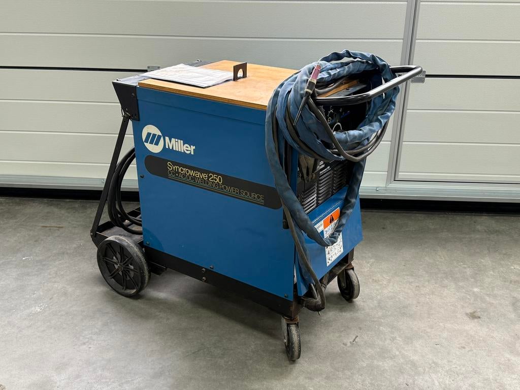 Miller syncrowave 250 ac/dc tig, Doe-het-zelf en Verbouw, Gereedschap | Lasapparaten, Ophalen, Zo goed als nieuw, 150 tot 250 ampère