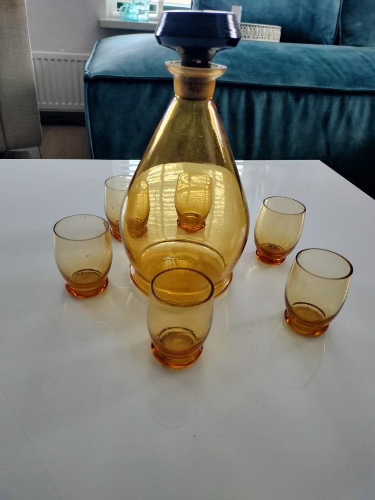 Vintage amberkleurige karaf met 6 borrelglaasjes, Antiek en Kunst, Ophalen of Verzenden