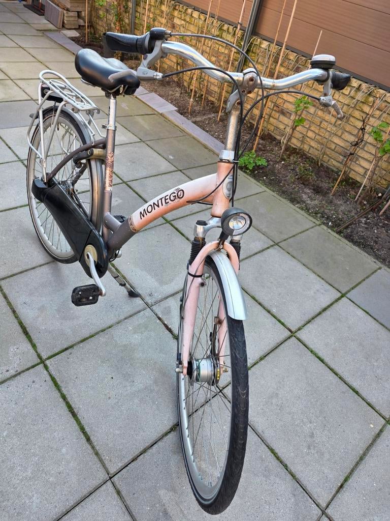 MONTEGO DAMESFIETS 28"
AXA defender ringslot met 2 sleutels, Fietsen en Brommers, Fietsen | Dames | Damesfietsen, Ophalen, Gebruikt
