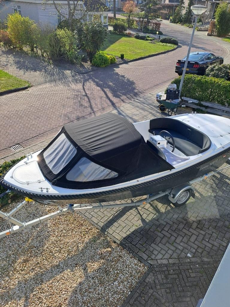 Corsiva 570 New Age, Watersport en Boten, Sloepen, Zo goed als nieuw, 10 tot 30 pk, 3 tot 6 meter, Buitenboordmotor, Benzine, Polyester
