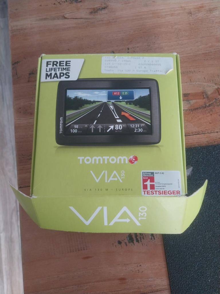 TomTom navigatiesysteem met autolader live time updates, Ophalen of Verzenden, Gebruikt