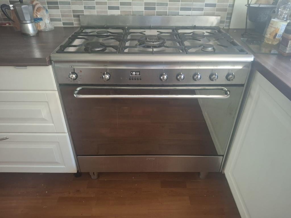 Smeg gasfornuis, Witgoed en Apparatuur, Fornuizen, Ophalen, Gebruikt, 60 cm of meer, 4 kookzones