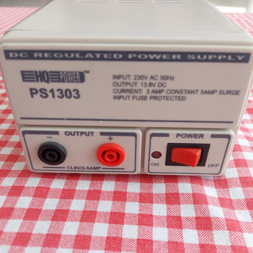 Gestabiliseerd Voeding 13.8 V/3A (5A piek/surge), Ophalen of Verzenden, Zo goed als nieuw, Elektriciteit