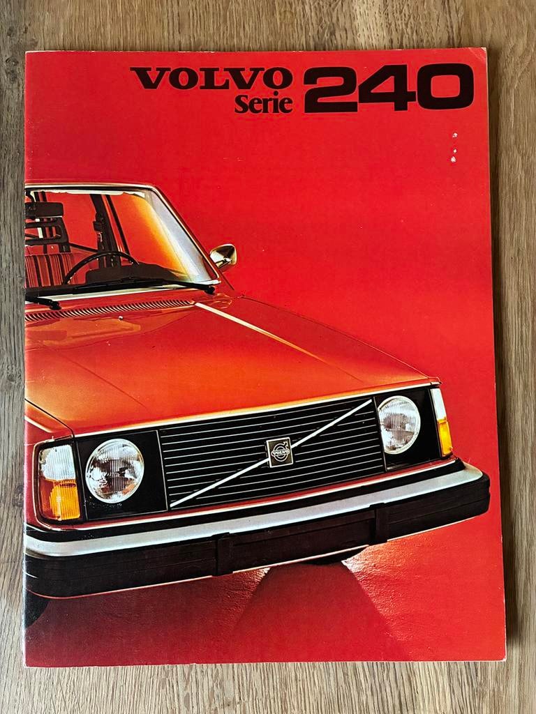 1975 Volvo 240 brochure, Boeken, Ophalen of Verzenden, Zo goed als nieuw, Volvo