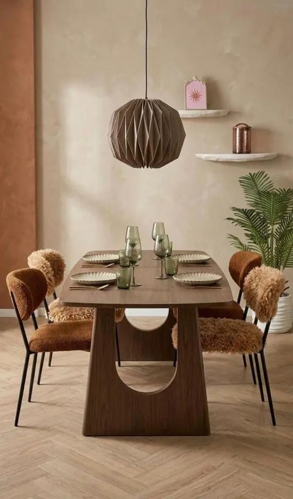 Eettafel Kwantum Ferrara Walnoot - Gerepareerd Blad, Gebruikt, Vijf personen of meer, 150 tot 200 cm, Rechthoekig