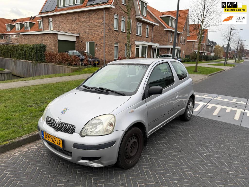 Toyota Yaris 1.0 VVT-i Terra - APK 12/2026 - RIJDT & SCHAKEL, Auto's, Toyota, Stof, Gebruikt, 4 cilinders, 400 kg