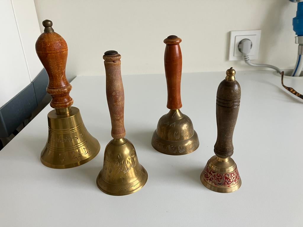 Koperen tafelbellen met houten handvat, Antiek en Kunst, Ophalen of Verzenden