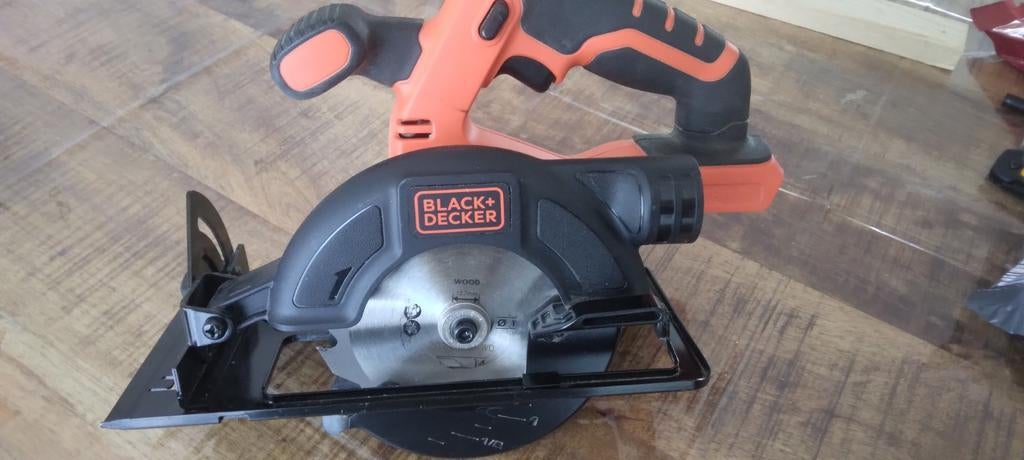 Als nieuw hand cirkel zaag Black & Decker, Cirkelzaag, Black+Decker, Ophalen of Verzenden, Zo goed als nieuw