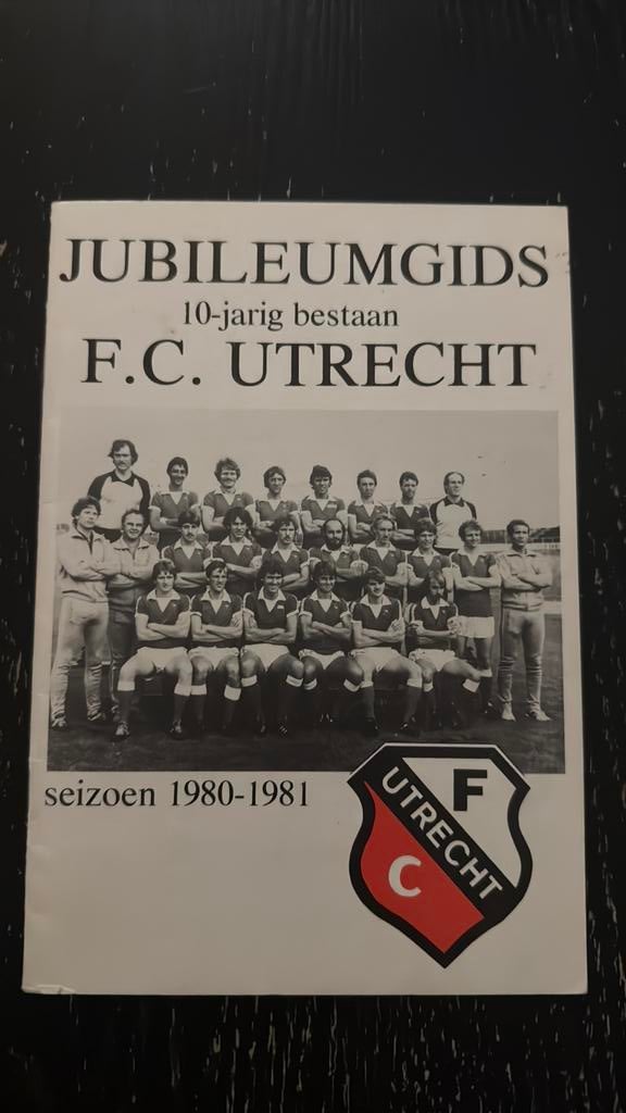 Jubileumgids 10-jarig bestaan FC Utrecht, Ophalen of Verzenden, Zo goed als nieuw, F.C. Utrecht, Boek of Tijdschrift
