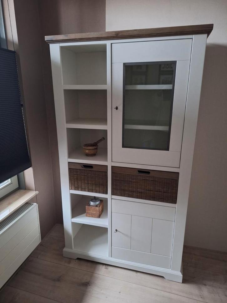 Witte Vitrinekast met verlichting van habufa serie mallorca, Huis en Inrichting, Kasten | Vitrinekasten, Ophalen