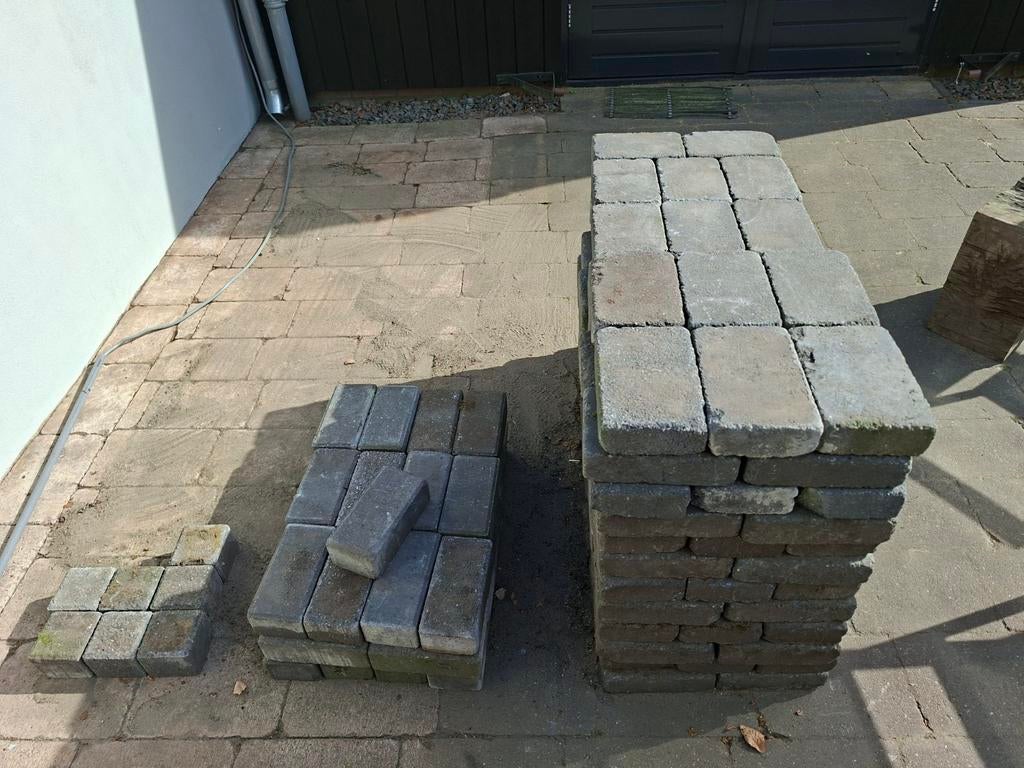 GRATIS Gebruikte straatstenen/klinkers, Doe-het-zelf en Verbouw, Tegels, Ophalen, Gebruikt, Minder dan 20 cm, 10 m² of meer