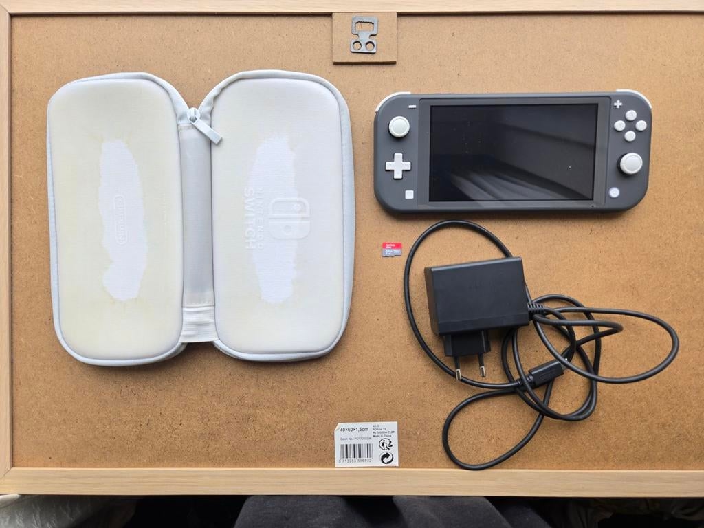Nintendo Switch Lite Grijs + 64GB SD-kaart + Accessoires, Ophalen of Verzenden, Grijs, Zo goed als nieuw, Met beschermhoes of tas