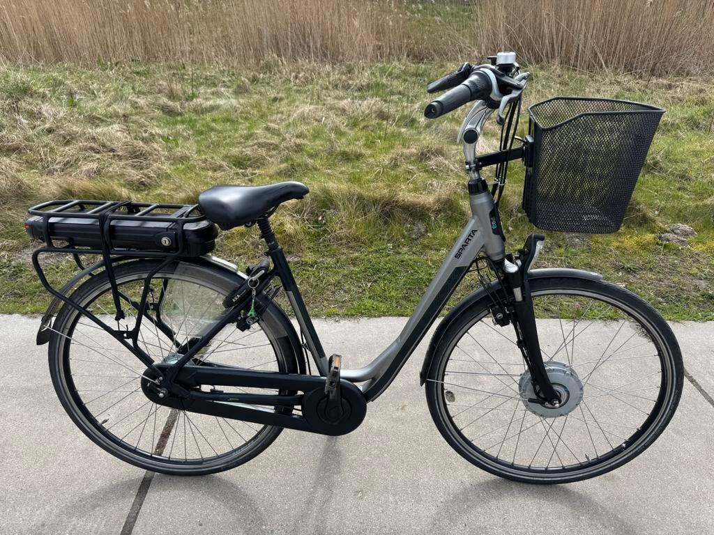 Elektrische fiets sparta, Fietsen en Brommers, Fietsen | Dames | Damesfietsen, Zo goed als nieuw, Ophalen of Verzenden