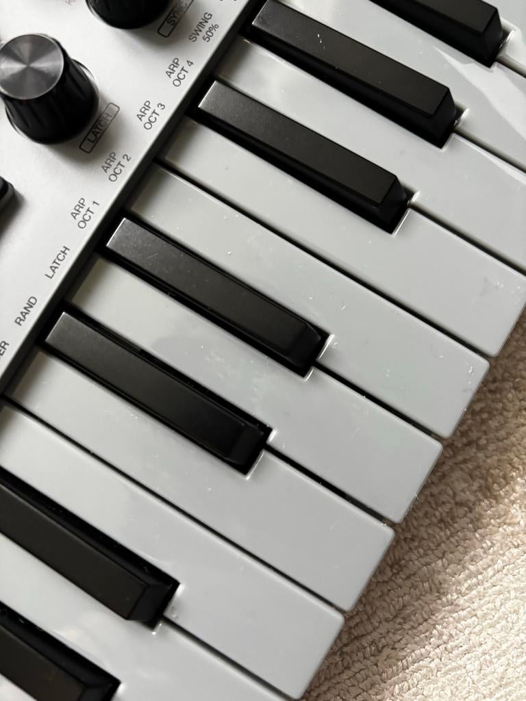 Akai MPK mini, Overige merken, Gebruikt, Midi-aansluiting, Overige aantallen