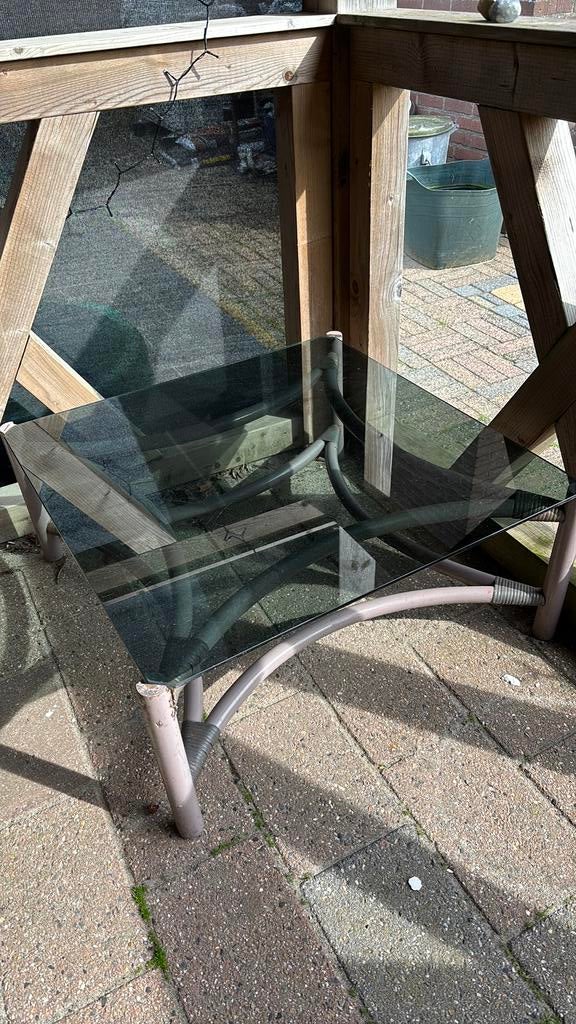 Vintage, (rotan) salontafel en 3 ijzeren stoelen, Ophalen, Gebruikt, Rotan