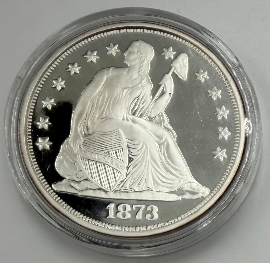“Seated Liberty Dollar” Replica – 2 oz .999 Zilver – Proof, Postzegels en Munten, Munten | Amerika, Ophalen of Verzenden, Noord-Amerika