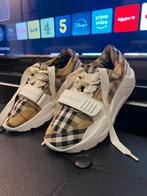 gebruikte originele Burberry Sneakers - Zo goed als nieuw, Kleding | Dames, Schoenen, Ophalen of Verzenden, Zo goed als nieuw