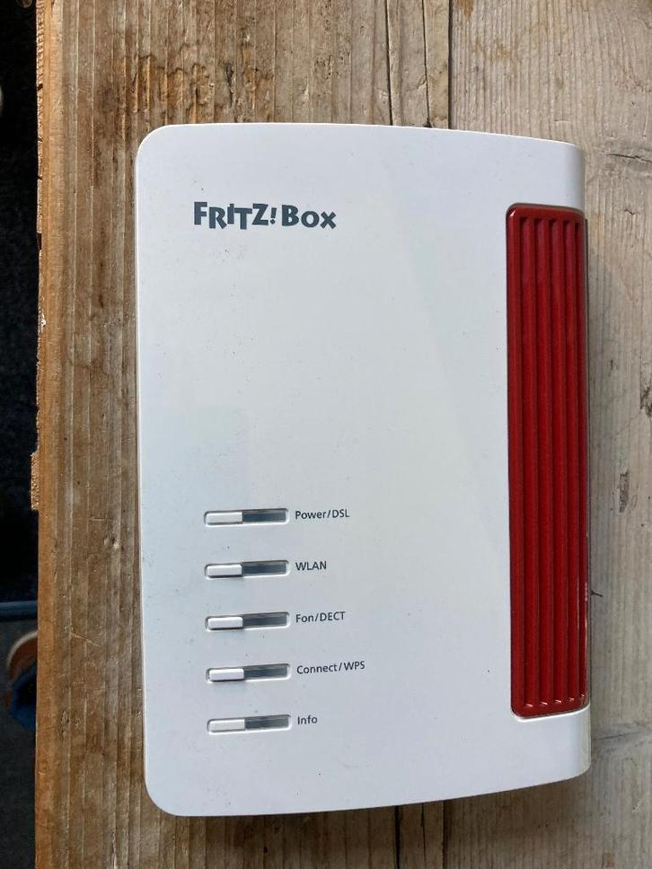 Fritzbox 7530. incl bekabeling, Computers en Software, Routers en Modems, Gebruikt, Router met modem, Ophalen of Verzenden