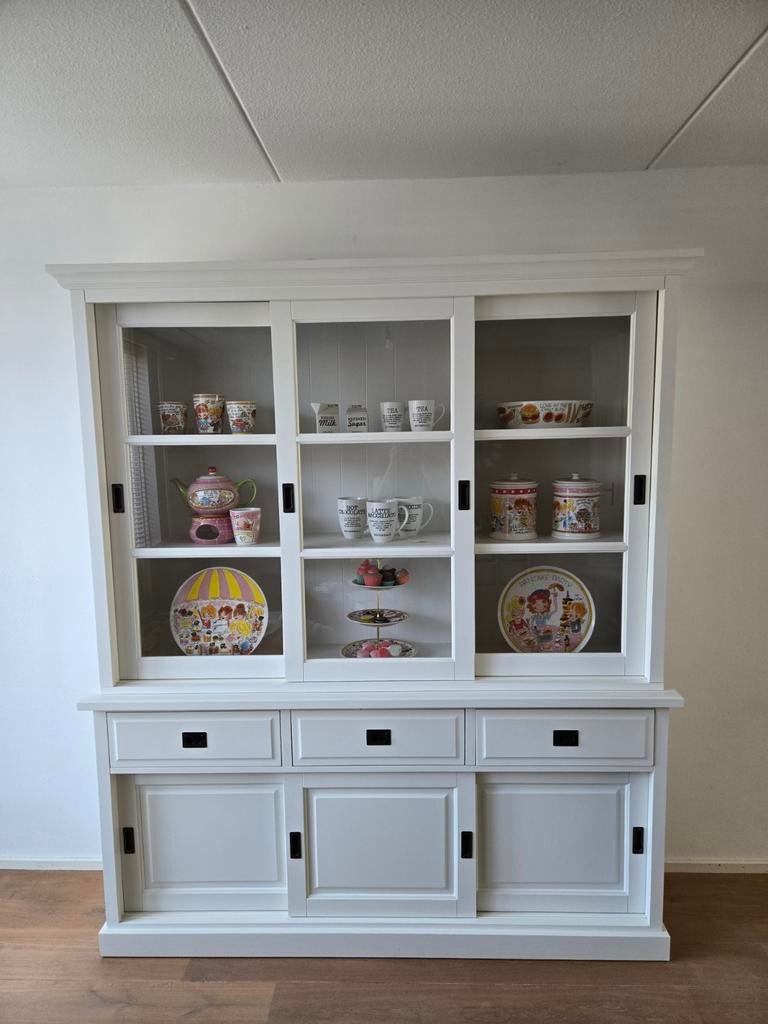 Witte buffetkast, Ophalen, Met deur(en), 200 cm of meer, 150 tot 200 cm