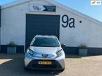 Toyota Aygo X 1.0 VVT-i MT Play, Gebruikt, Euro 6, 4 stoelen, Leder en Stof