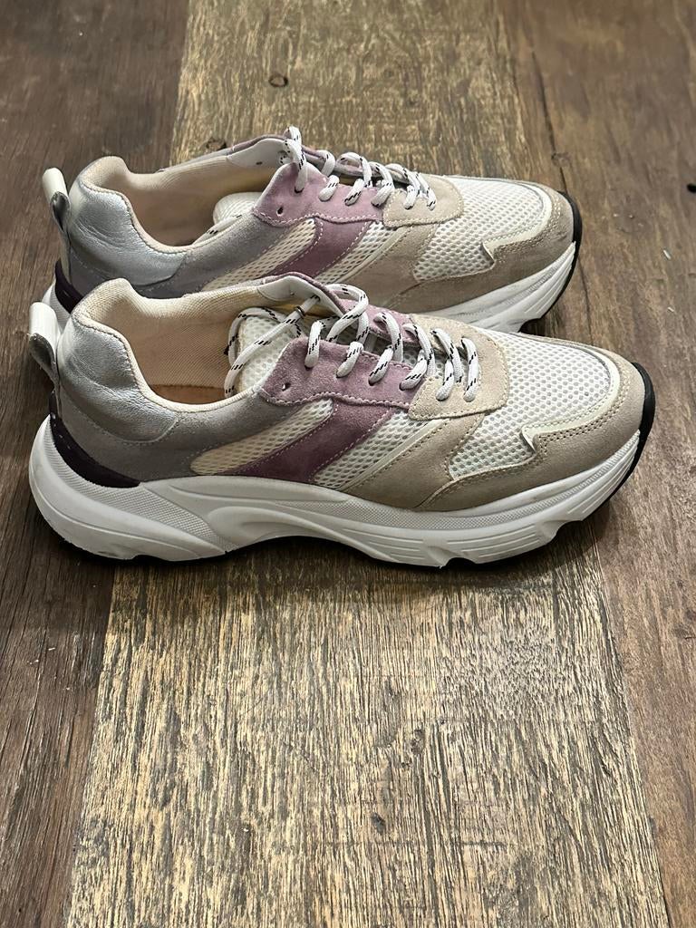 Witte Sneakers met paarse Details - Maat 41, Ophalen of Verzenden, Zo goed als nieuw, Wit, Sneakers of Gympen