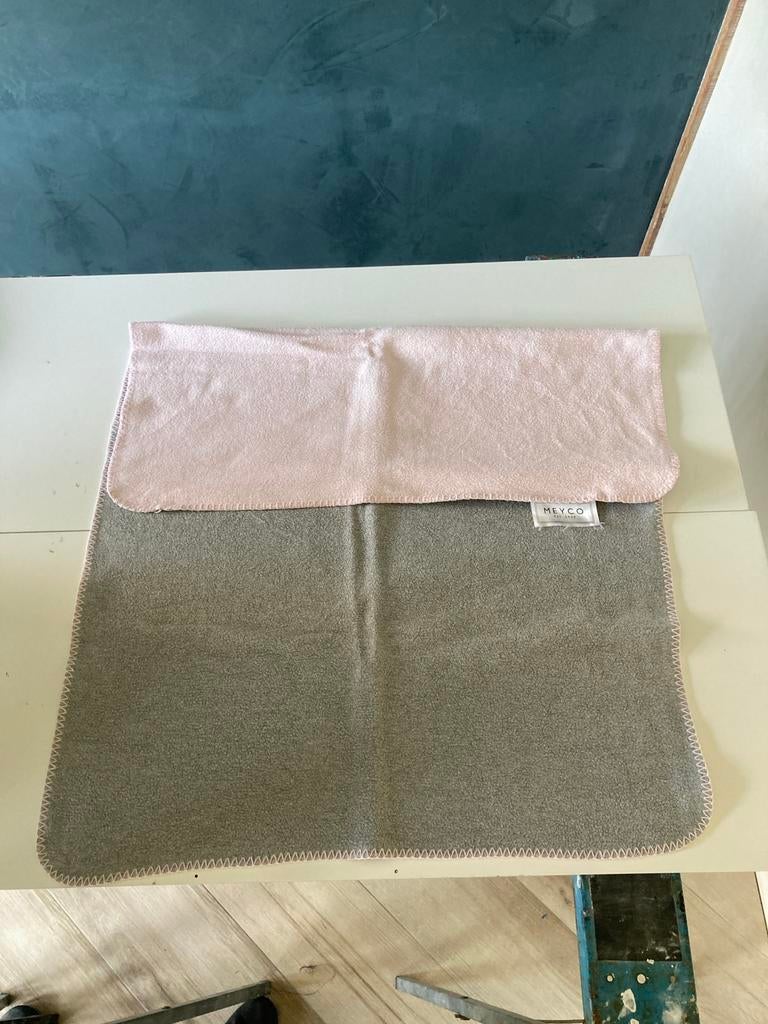 Meyco Baby Deken Roze/Grijs, Ophalen of Verzenden, Zo goed als nieuw, Minder dan 70 cm, Deken