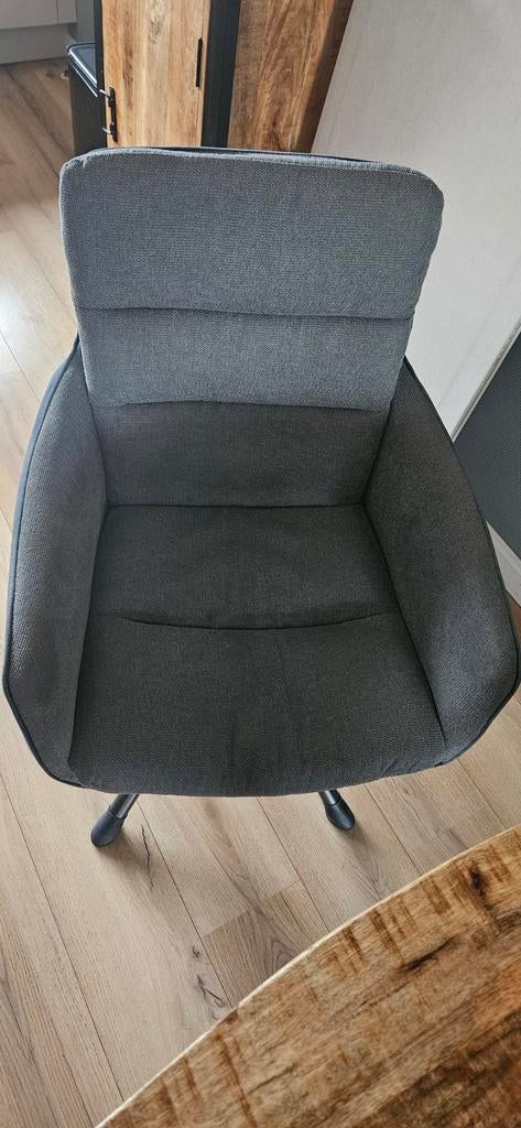 4 Draaibare Kuipstoelen - Comfortabel en Stijlvol, Huis en Inrichting, Stoelen, Ophalen, Zo goed als nieuw, Stof