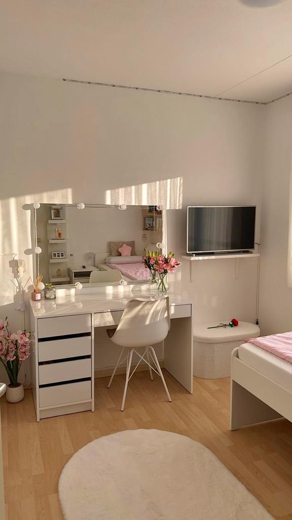 Bureau/ kaptafel met spiegel - MOET SNEL WEG, Huis en Inrichting, Tafels | Kaptafels, Zo goed als nieuw, Minder dan 100 cm, 100 tot 150 cm