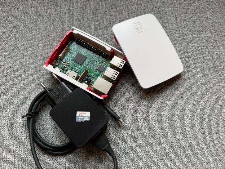 Raspberry Pi Model B v1.2, Hobby en Vrije tijd, Elektronica-componenten, Zo goed als nieuw, Ophalen of Verzenden