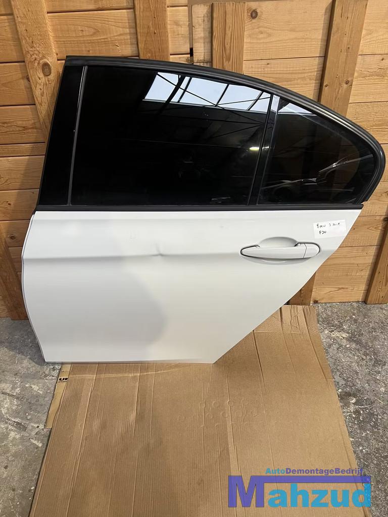 BMW 3 SERIE F30 Wit links achter deur portier 2011-2018, Auto-onderdelen, Petuelring 130
80788  Munich, DE, Gebruikt, Deur, Info@bmw.de