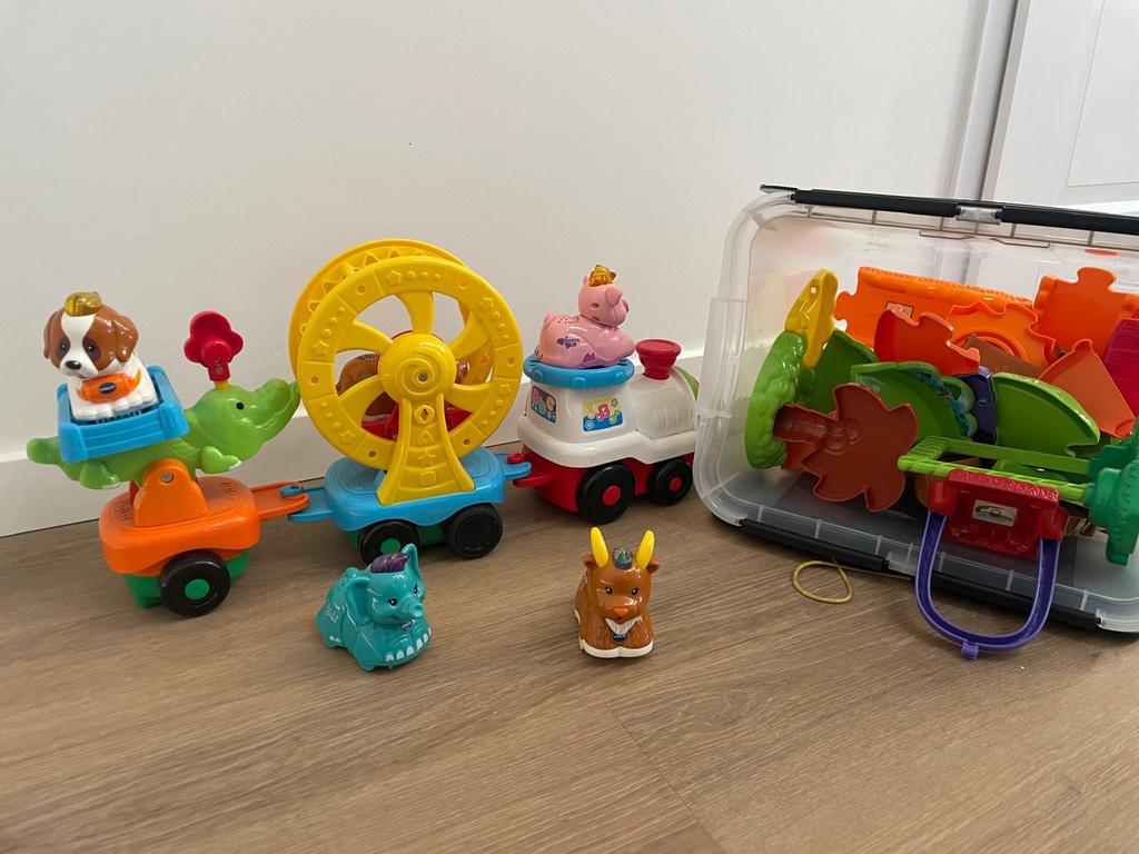 Vtech trein, 5 toet toet dieren & rails, Ophalen, Zo goed als nieuw, 6 maanden tot 2 jaar