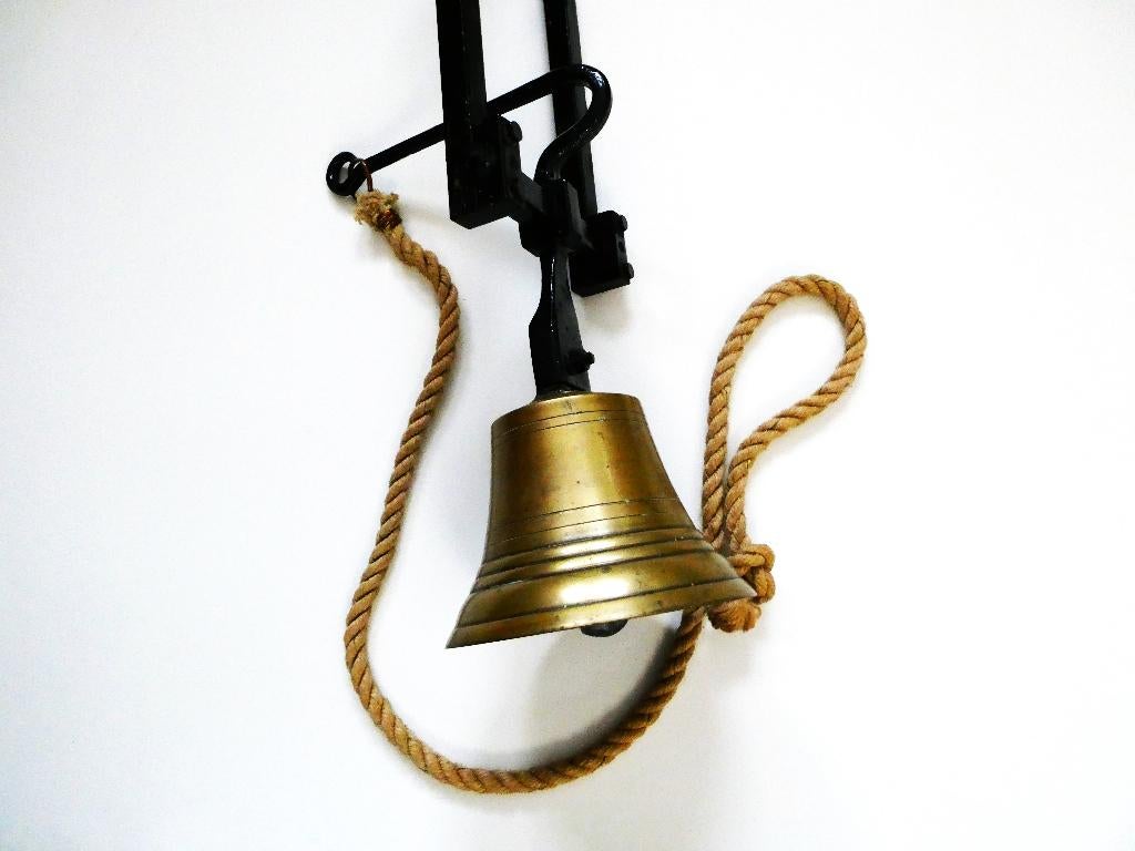 Originele grote trekbel schoolbel bel van klooster ca. 1920, Antiek en Kunst, Antiek | Koper en Brons, Ophalen of Verzenden, Brons
