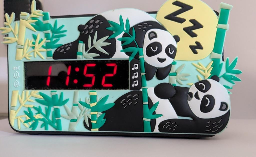 Panda wekker, Ophalen