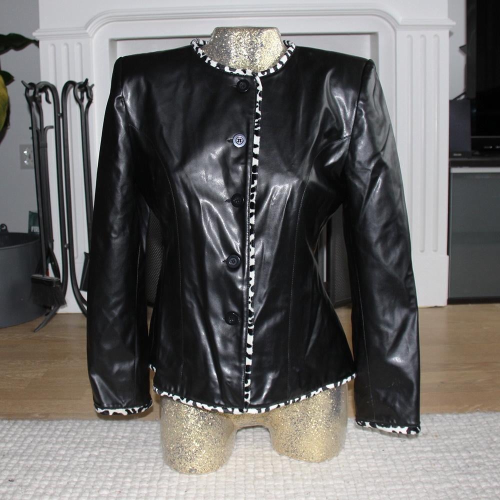 Mooi Gina Umberto Jasje (M) € 25,-, Kleding | Dames, Maat 38/40 (M), Zwart, Ophalen of Verzenden, Jasje