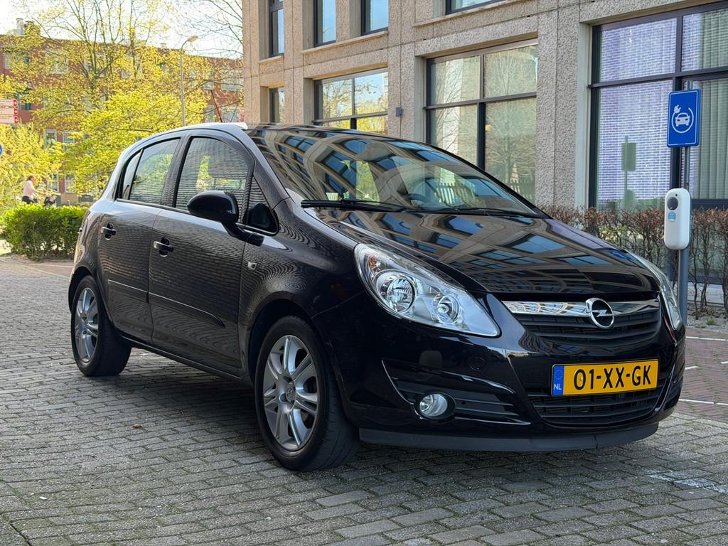 Opel Corsa 1.4-16V Cosmo AUTOMAAT 24500km NAP AIRCO CURISE P, Auto's, Opel, Gebruikt, 4 cilinders, Leder en Stof, Bedrijf