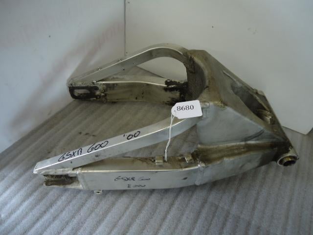 GSXR750 1998 - 2000, 1996 - 1997 Suzuki Achterbrug D1-10145, Motoren