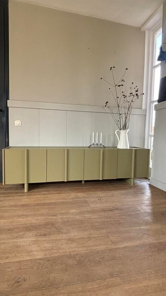 NIEUW Basu tv meubel 200 cm grenen moss, Huis en Inrichting, Kasten | Televisiemeubels, Ophalen, 150 tot 200 cm, Zo goed als nieuw