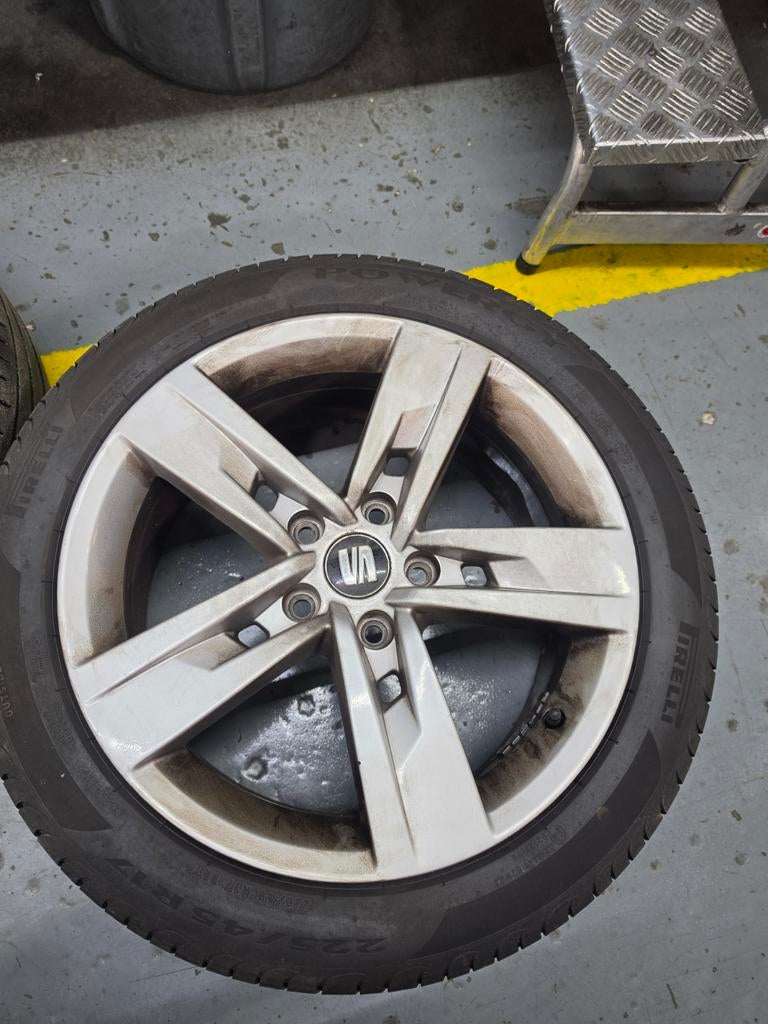 Originele Seat Leon velgen 17" met banden, Ophalen, Gebruikt