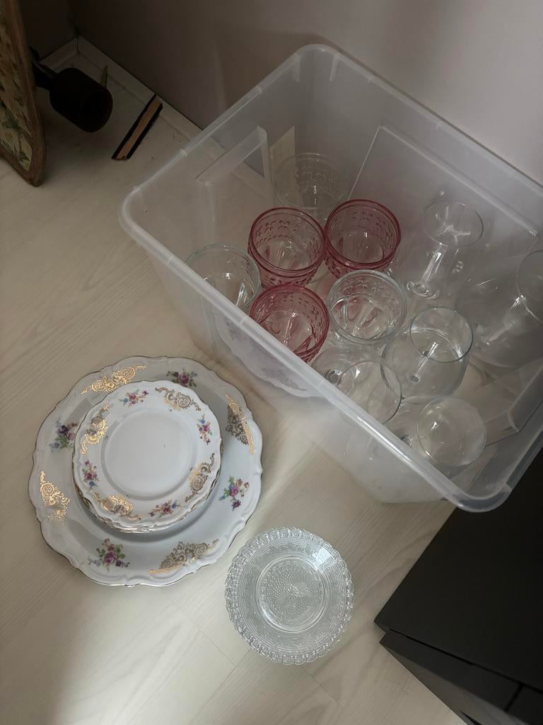 Servies en glazen, Huis en Inrichting, Ophalen, Gebruikt, Overige stijlen, Porselein